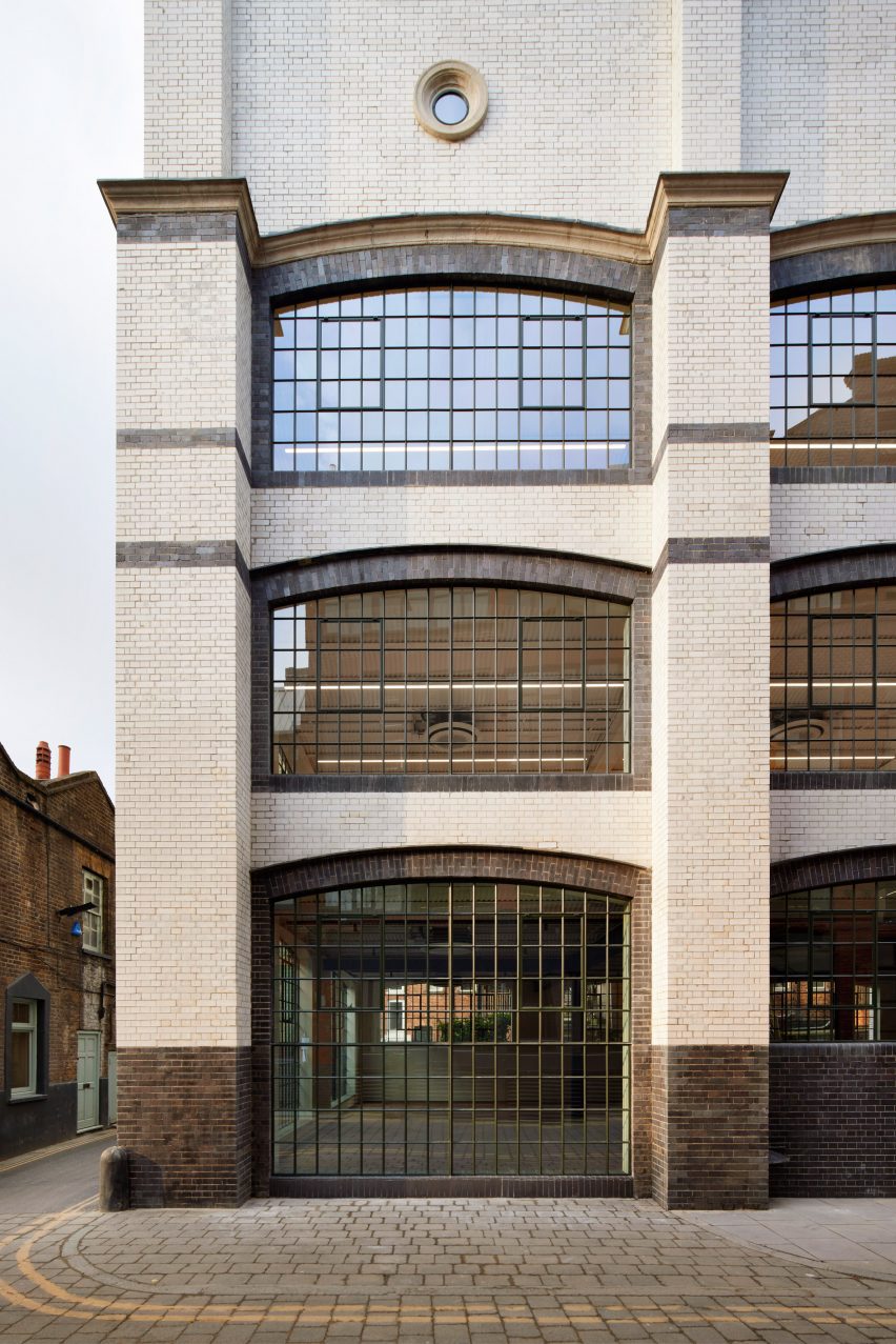 Voysey House by dMFK Architects and Dorrington
