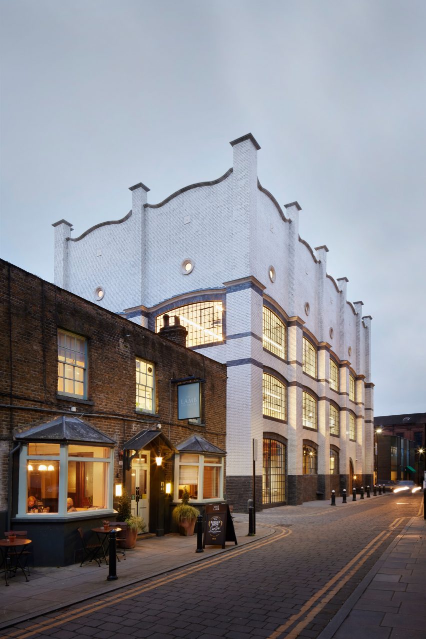 Voysey House by dMFK Architects and Dorrington