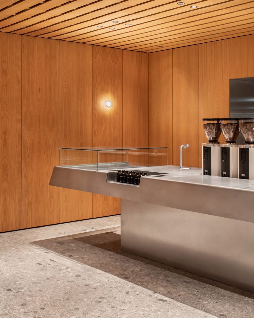 Watchhouse store by EBBA Architects