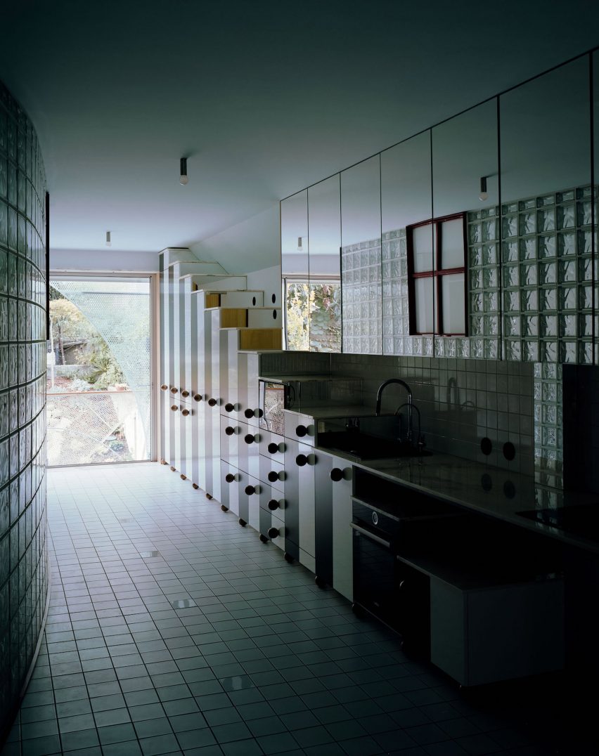 Apartment in Porto by Fala Atelier