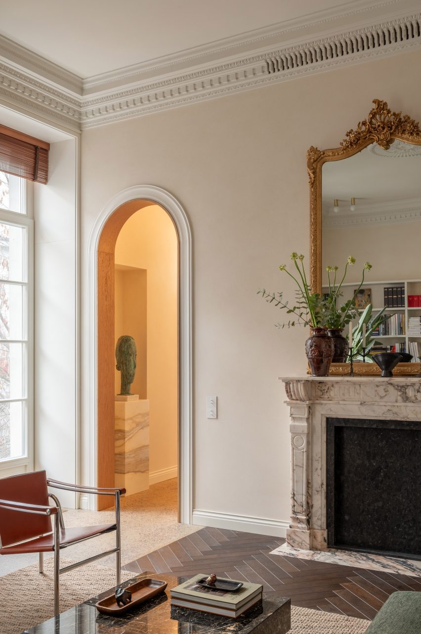 Mid-century classic apartment