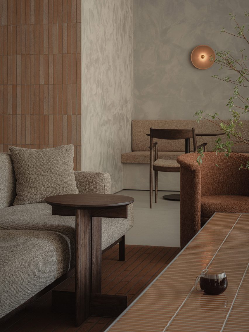 Blue Bottle Coffee cafe in Nagoya by Keiji Ashizawa Design