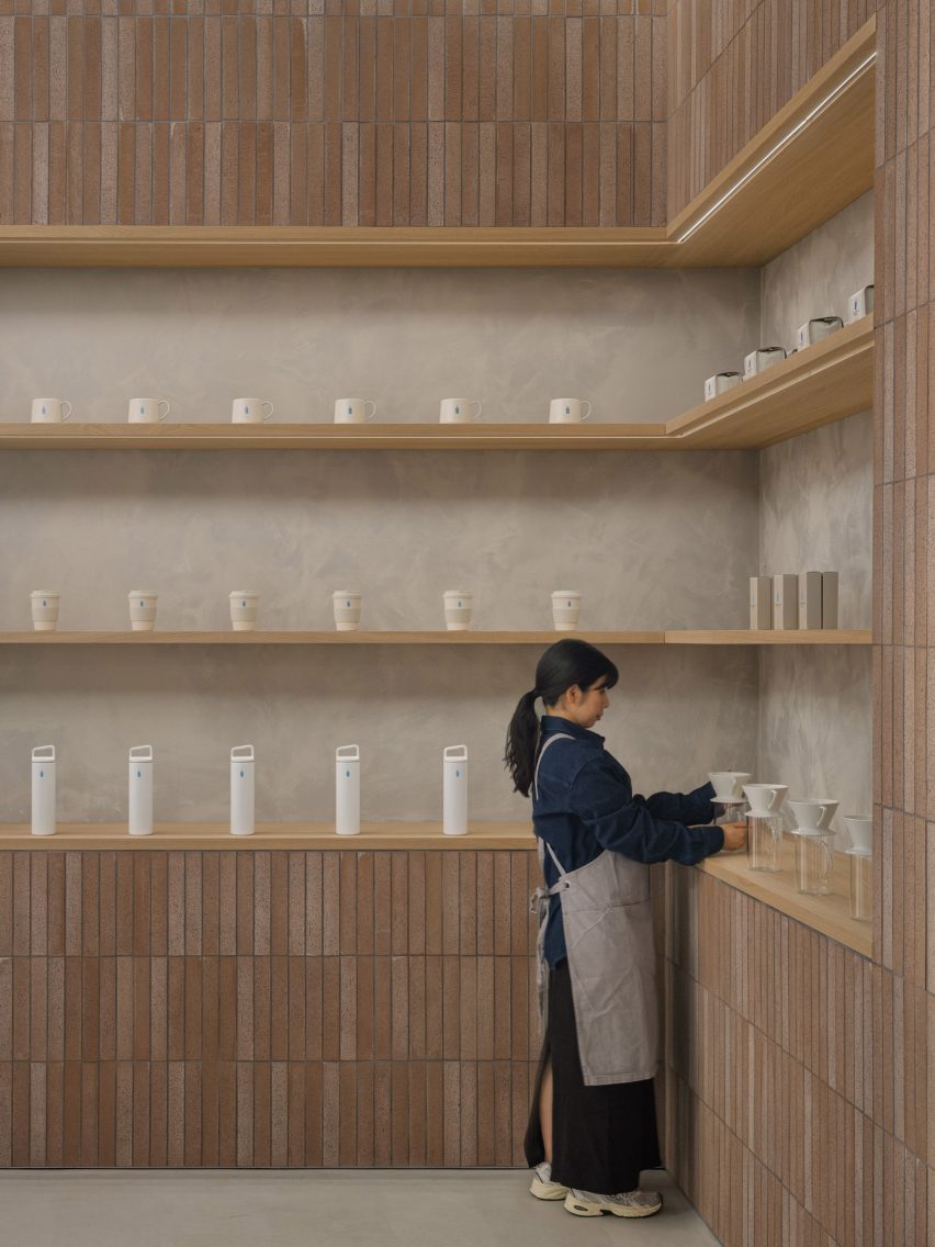 Blue Bottle Coffee cafe in Nagoya by Keiji Ashizawa Design