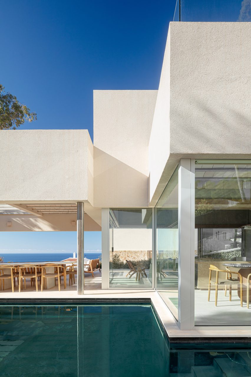 Bundle House by Nomo Studio