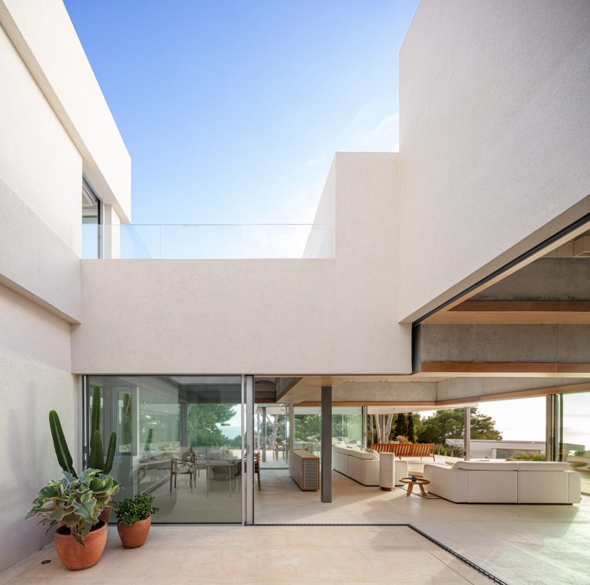 Bundle House by Nomo Studio
