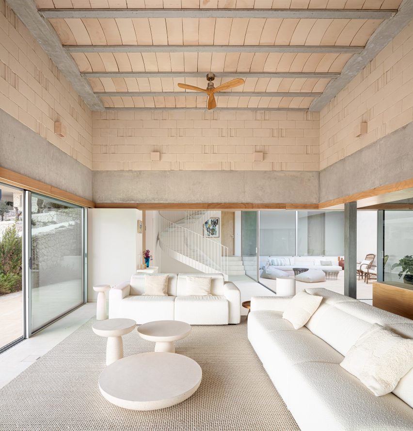 Bundle House by Nomo Studio