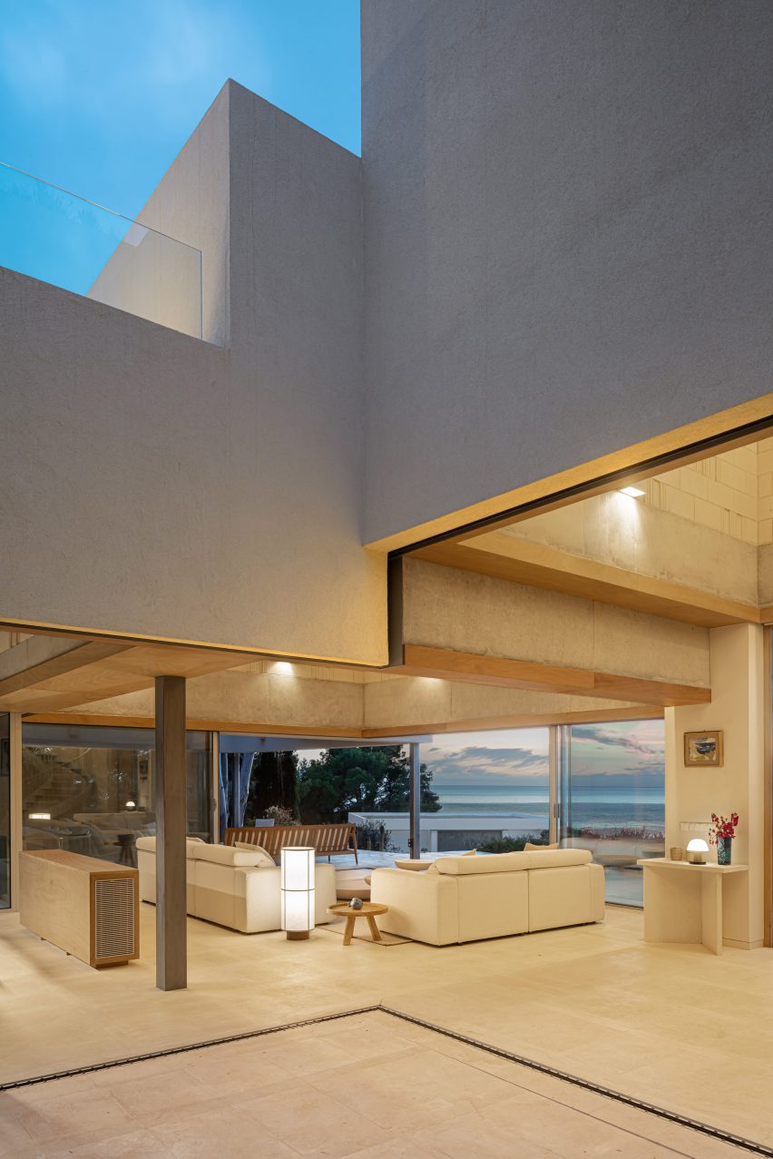 Bundle House by Nomo Studio