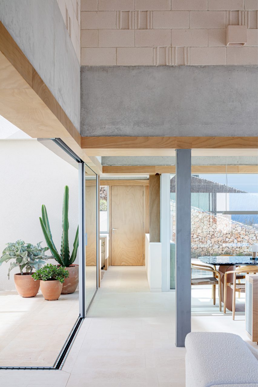 Bundle House by Nomo Studio