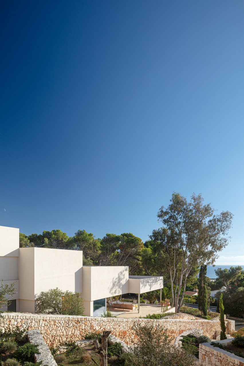 Bundle House by Nomo Studio