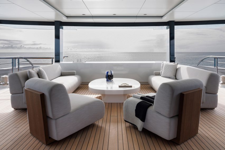 Entourage superyacht by Burdifilek
