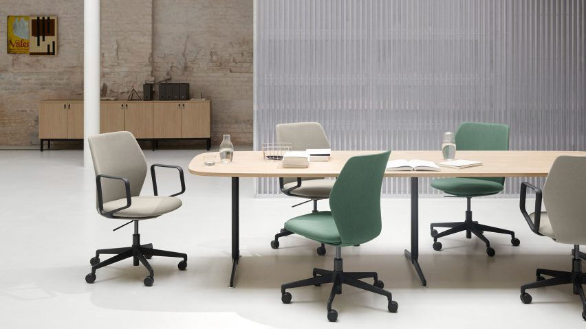 Contour task chair by Pearson Lloyd for Senator