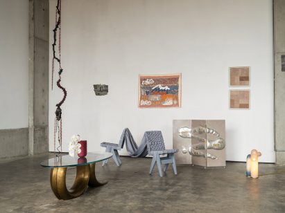 A mixture of furniture