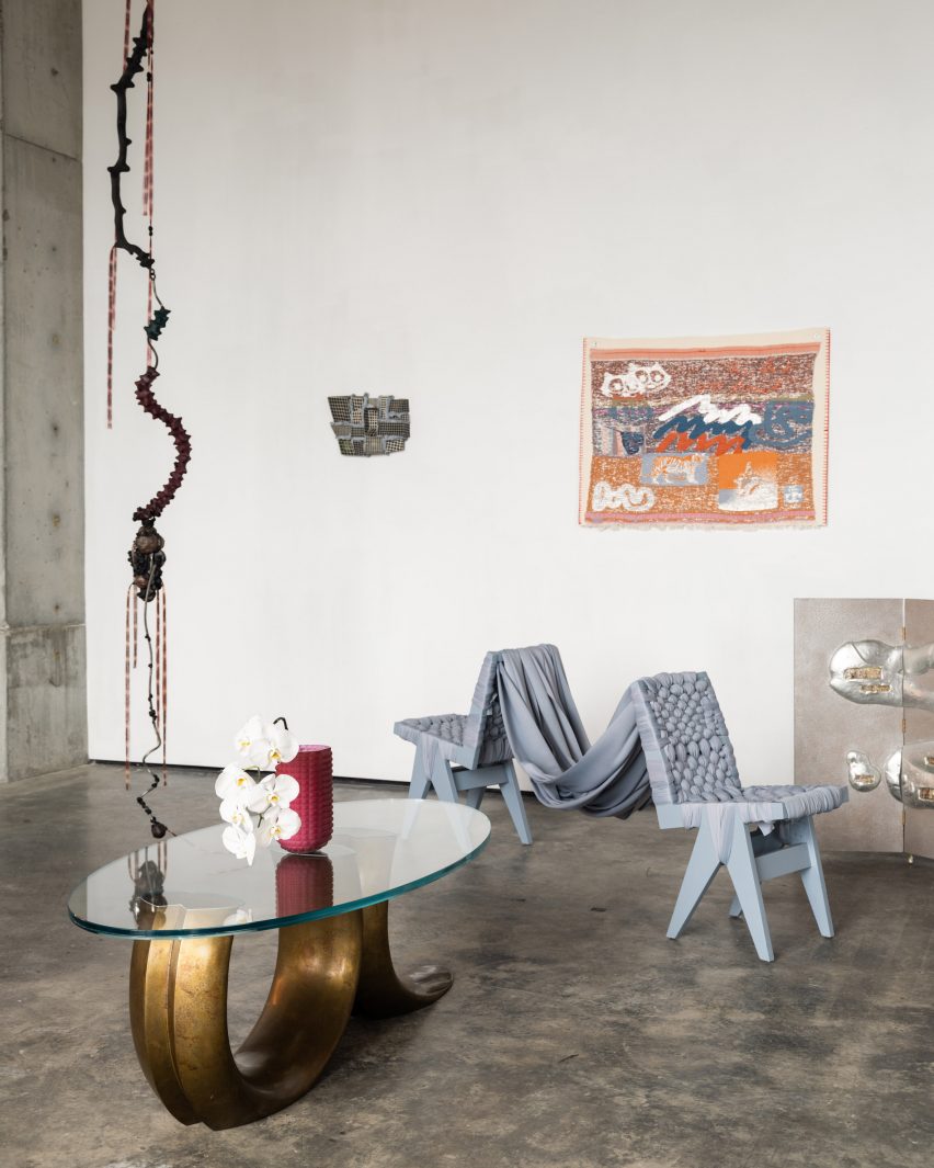 A mixture of furniture