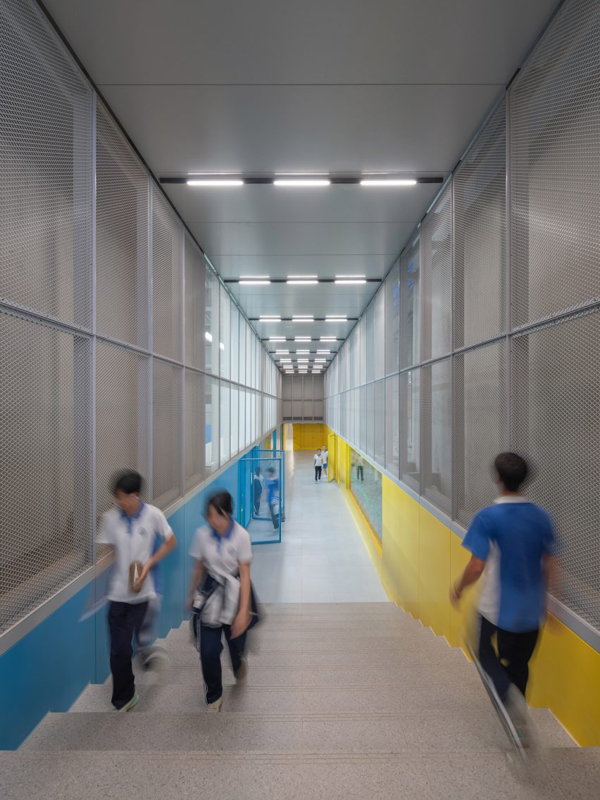 Futian High School Campus by Remix Studio