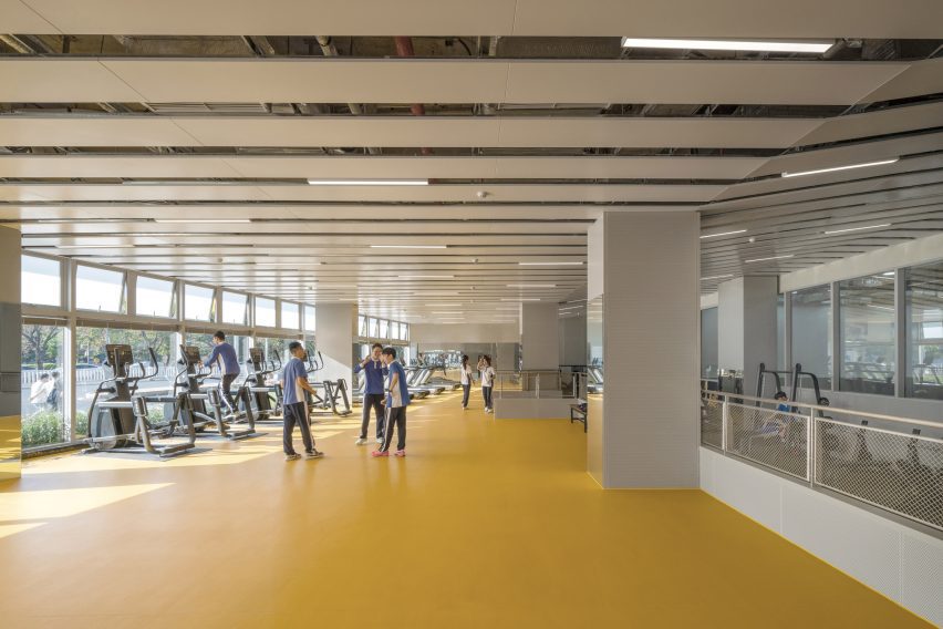 Futian High School Campus by Remix Studio