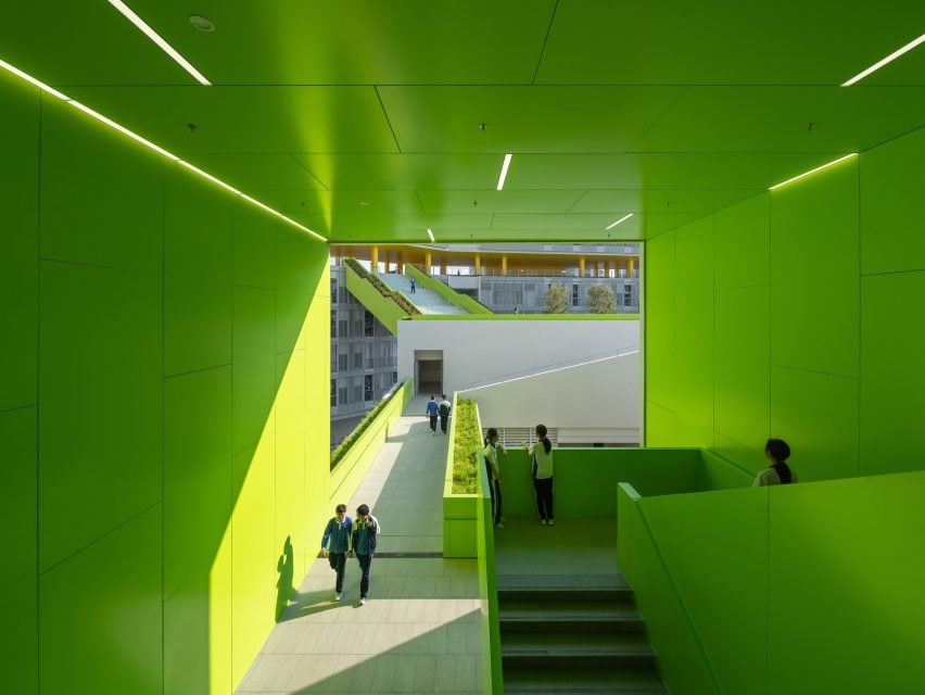 Futian High School Campus by Remix Studio