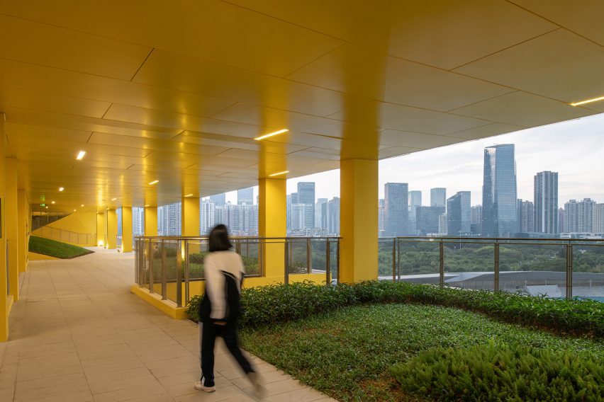 Futian High School Campus by Remix Studio