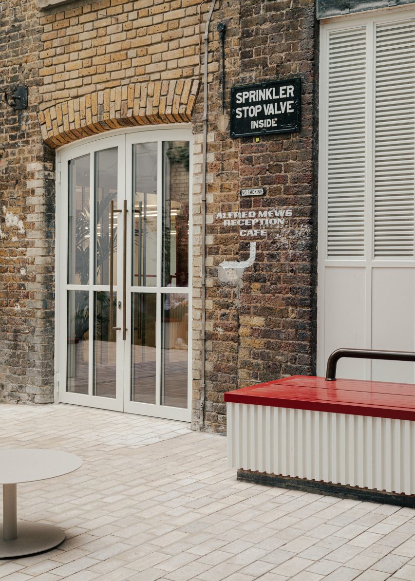 Heal's by Buckley Gray Yeoman and White Red Architects