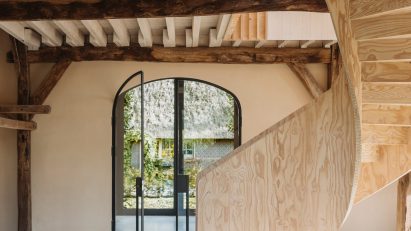 Barn converted by Julia Van Beuningen