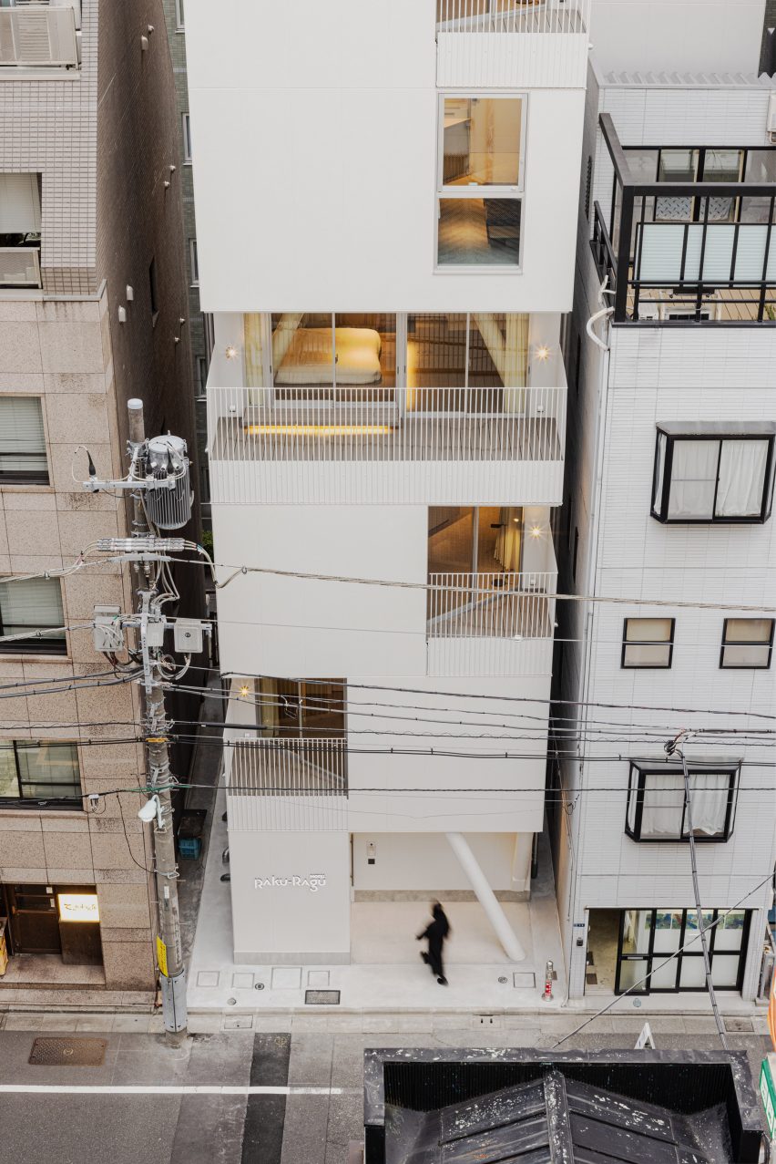 Hotel Rakuragu by Kooo Architects