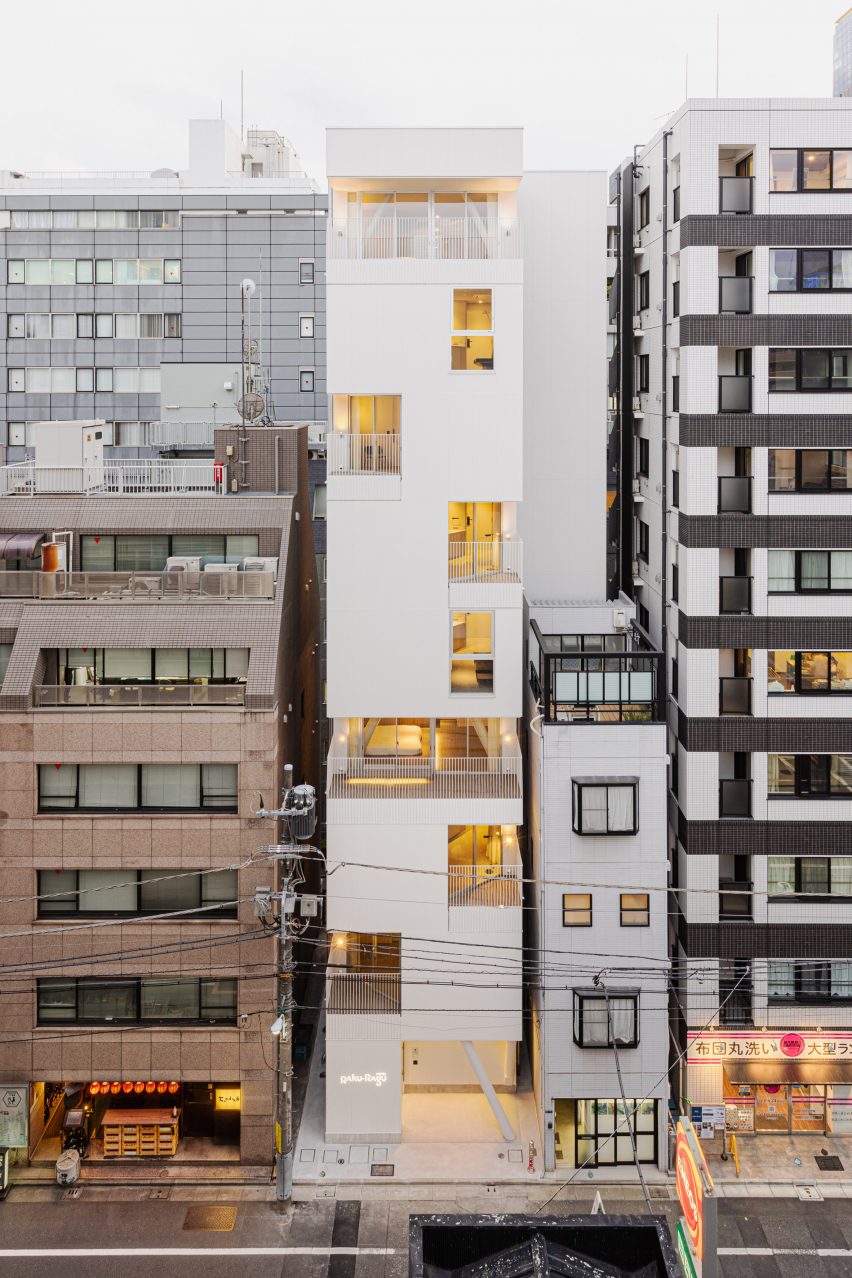 Hotel Rakuragu by Kooo Architects
