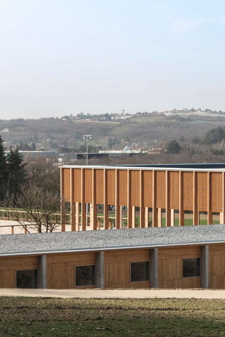Les Écuries de la Roche stables by F+G Architectes