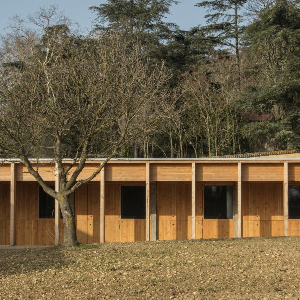 Les Écuries de la Roche stables by F+G Architectes