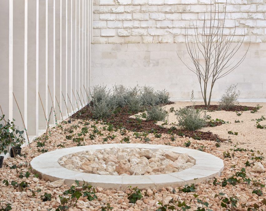 Living in Lime by Peris+Toral Arquitectes