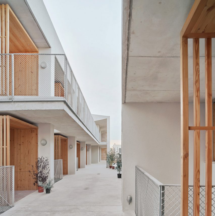 Living in Lime by Peris+Toral Arquitectes