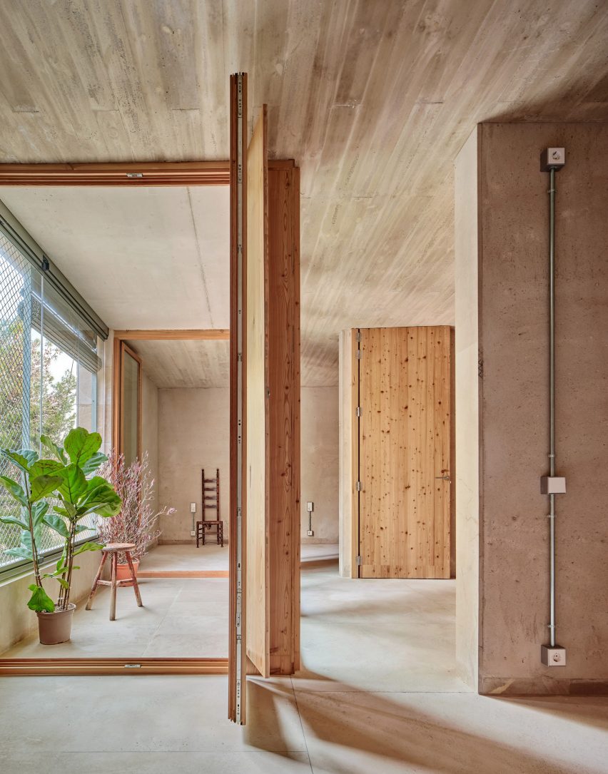 Living in Lime by Peris+Toral Arquitectes