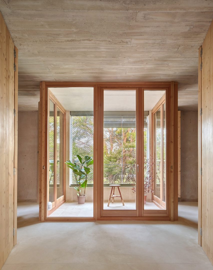 Living in Lime by Peris+Toral Arquitectes