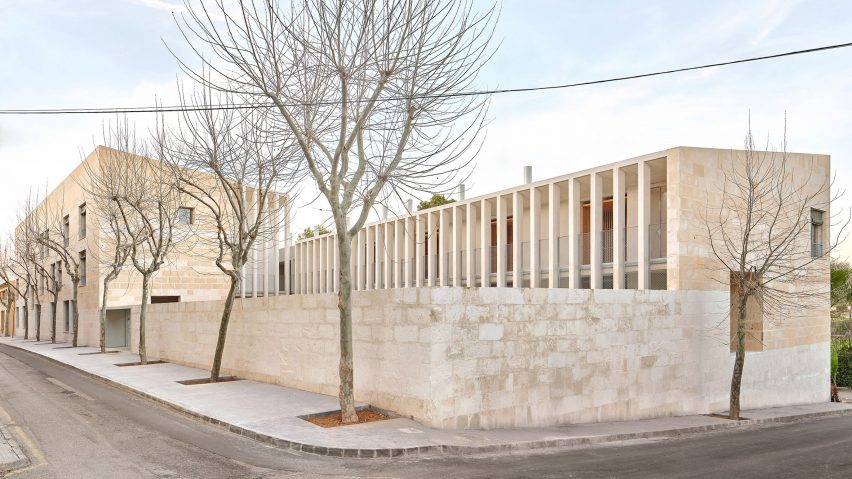 Living in Lime by Peris+Toral Arquitectes
