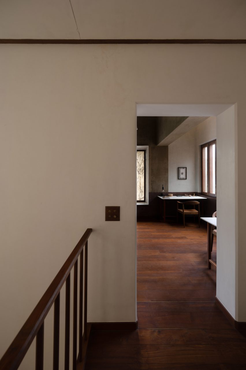 Mayalogili house by Nowhere in Hyderabad