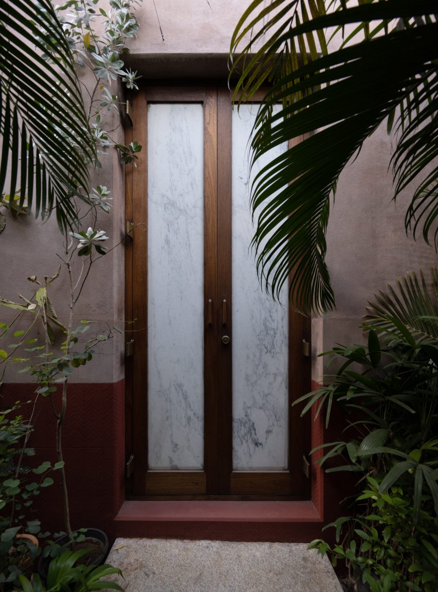 Mayalogili house by Nowhere in Hyderabad
