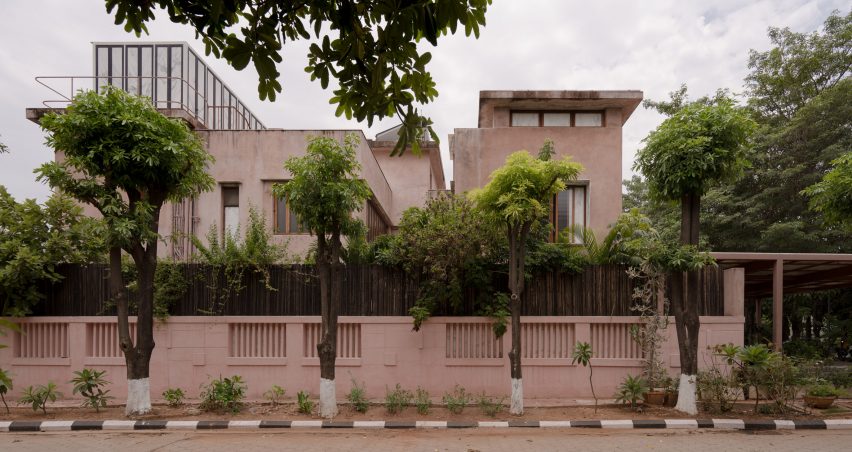 Mayalogili house by Nowhere in Hyderabad