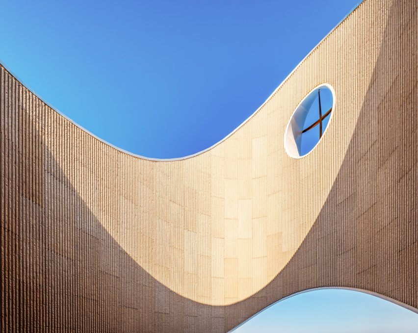 Mountain Church of Julong Dirk U Moench China