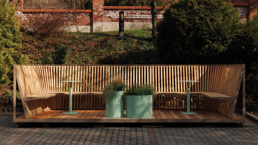 Platform seating by David Karásek and Michael Tomalik for Mmcité