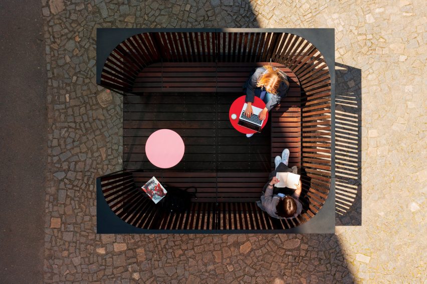 Platform seating by David Karásek and Michael Tomalik for Mmcité