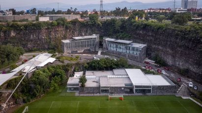 DF Arquitectos-designed clubhouse