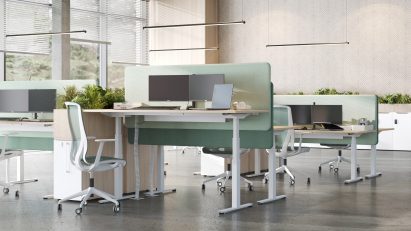 Q-Active sit-stand desk by Narbutas