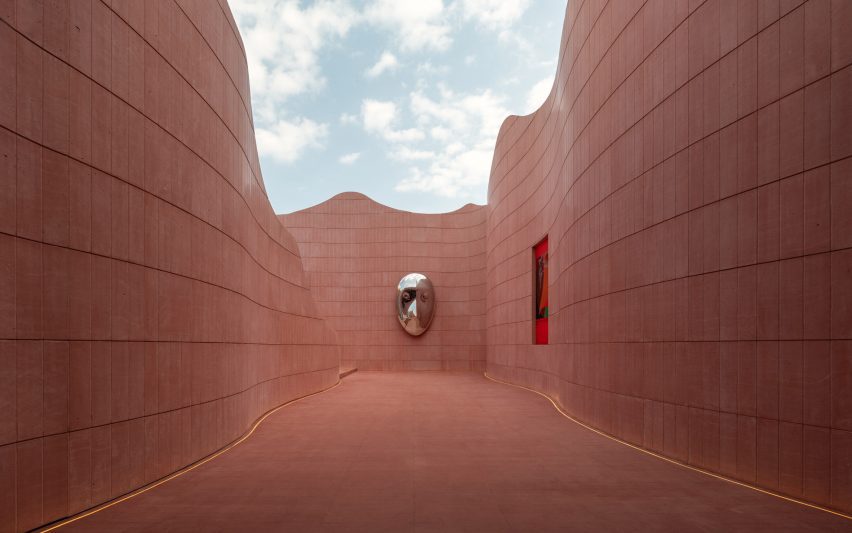 Red Gulf Current by Ateno