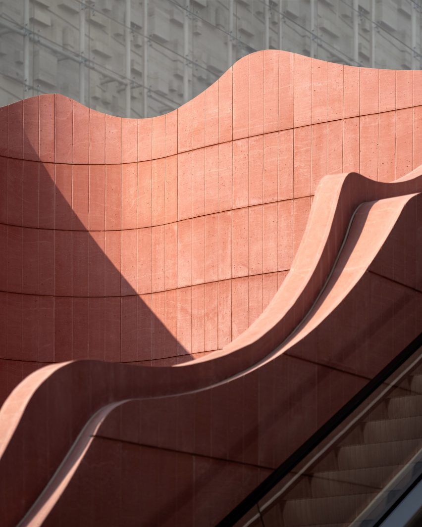 Red Gulf Current by Ateno