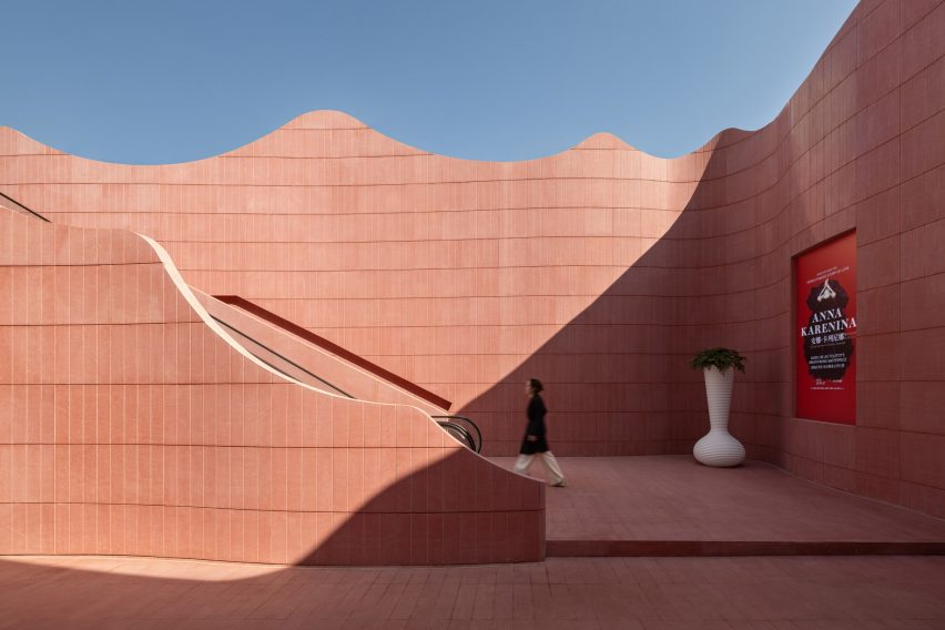 Red Gulf Current by Ateno