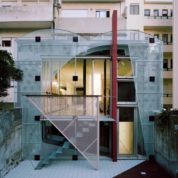 097 house in Portugal by Fala Atelier