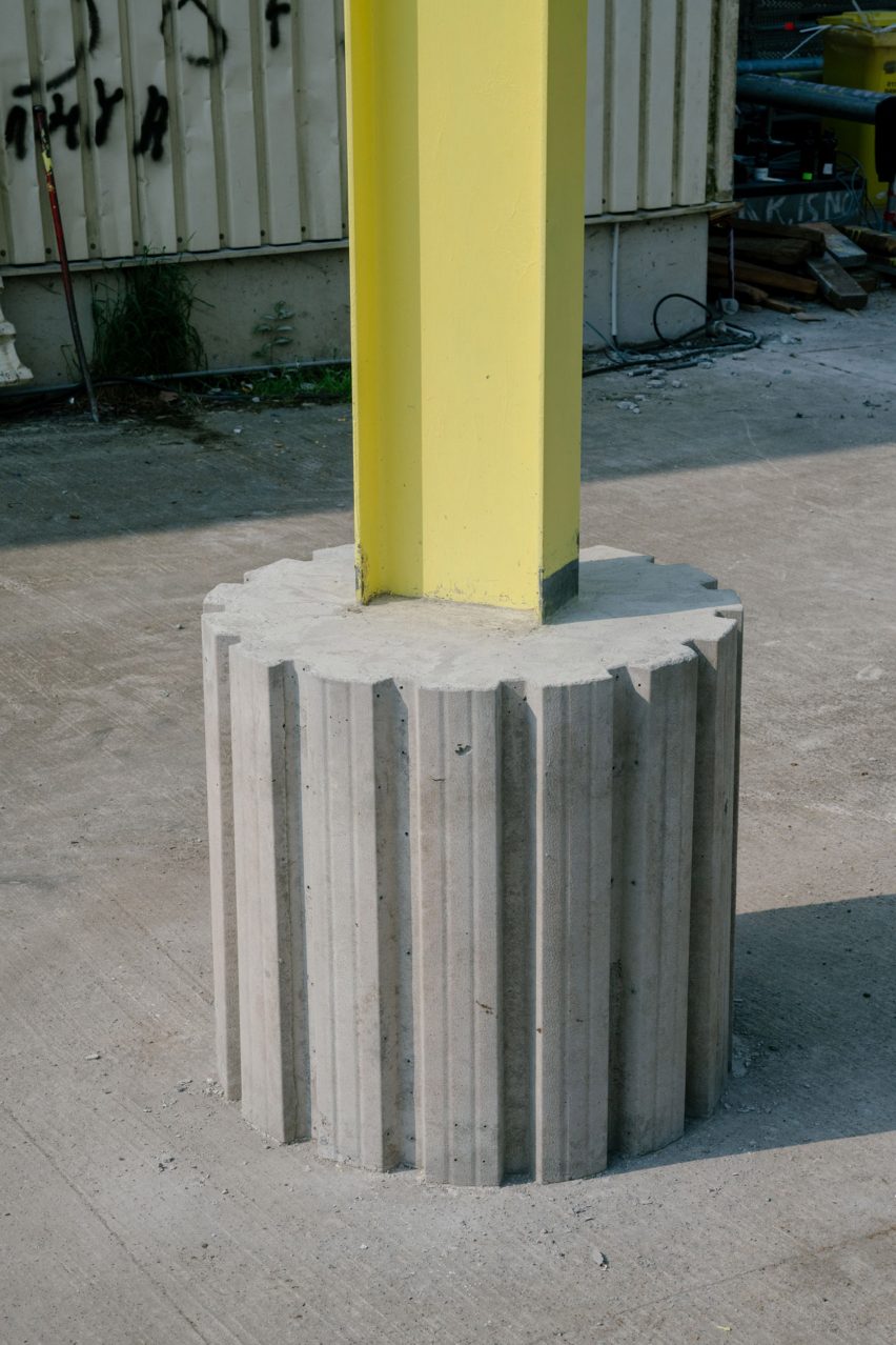Concrete foundations and steel beams for the Ring stage