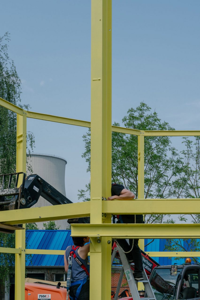 Construction of the mainstage at Horst festival Brussels