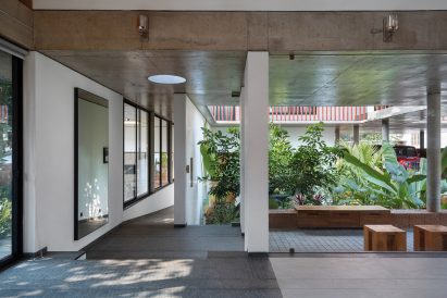 Internal courtyard within Stoic Wall Residence in India