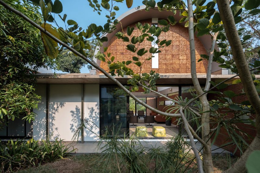 The Stoic Wall Residence by Lijo Reny Architects