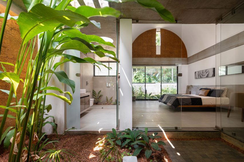 The Stoic Wall Residence by Lijo Reny Architects