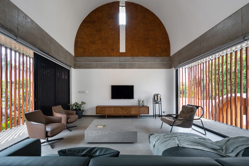 The Stoic Wall Residence by Lijo Reny Architects